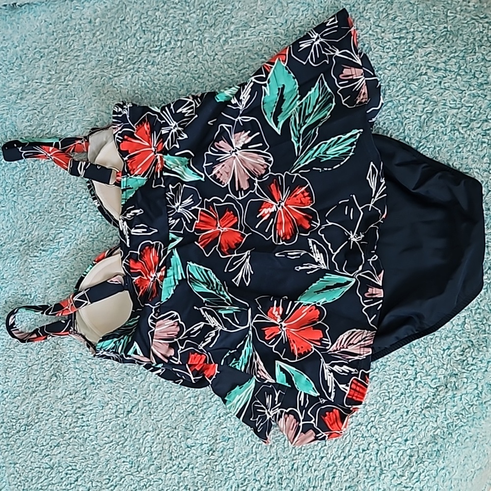 🎉HPx3🎉 Floral One-piece Swimsuit - Picture 2 of 8